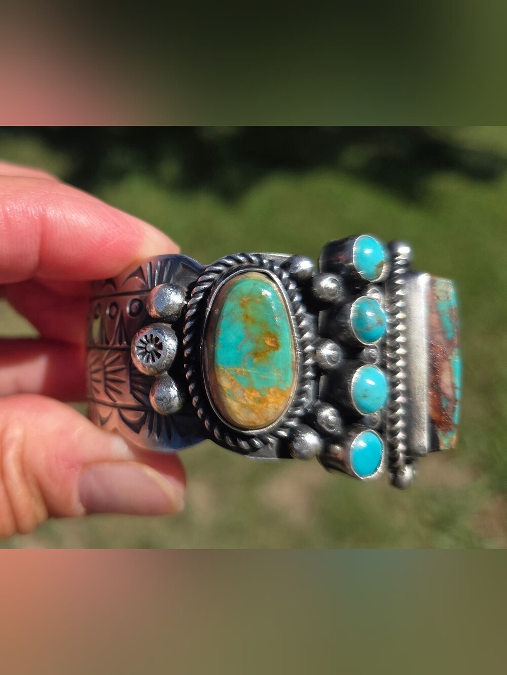 Stunning Navajo Made Royston Turquoise Sterling Silver Cuff - Picture 3 of 15